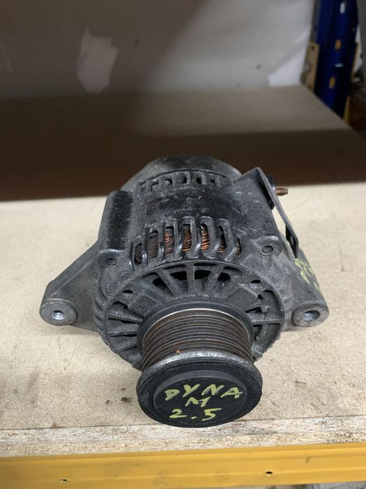 Alternador Toyota motor 2KD