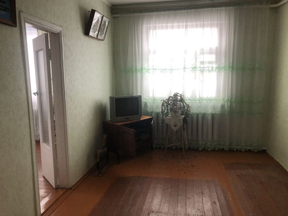 Просторий будинок смт Пулини