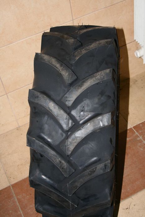 Opona 11.5/80-15.3 12PR TT 123A6 TA-60 Petlas Jodła