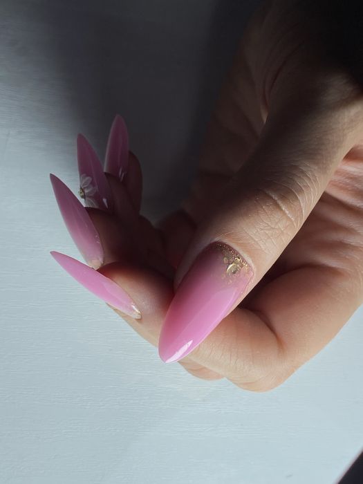 Курси Манікюру та Нарощування нігтів