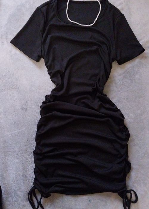 Чёрное красивое платье