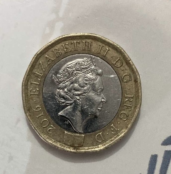 Moeda one pound