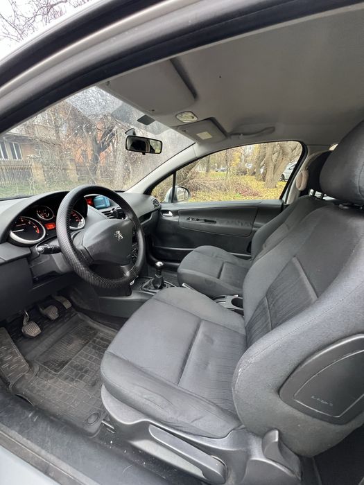 Продам Peugeot 207