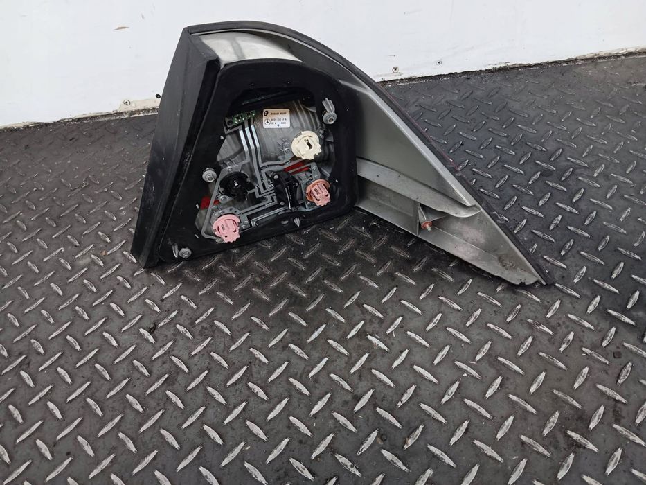 lampa lewy tył tylna mercedes w220 lift a2208200764 eu
