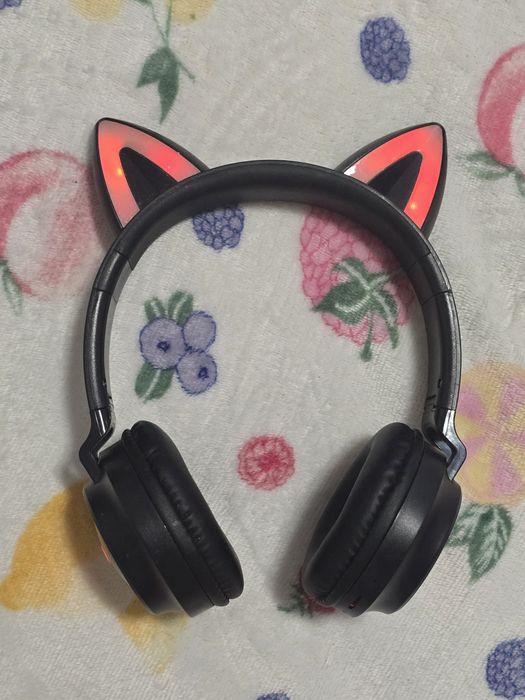 Headphones com orelhas de gato