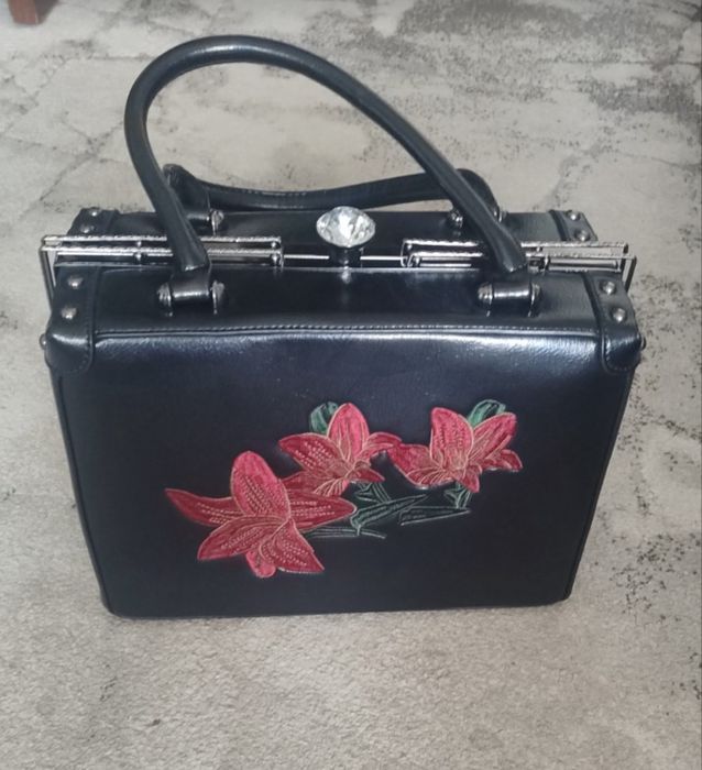 Сумка    -  саквояж