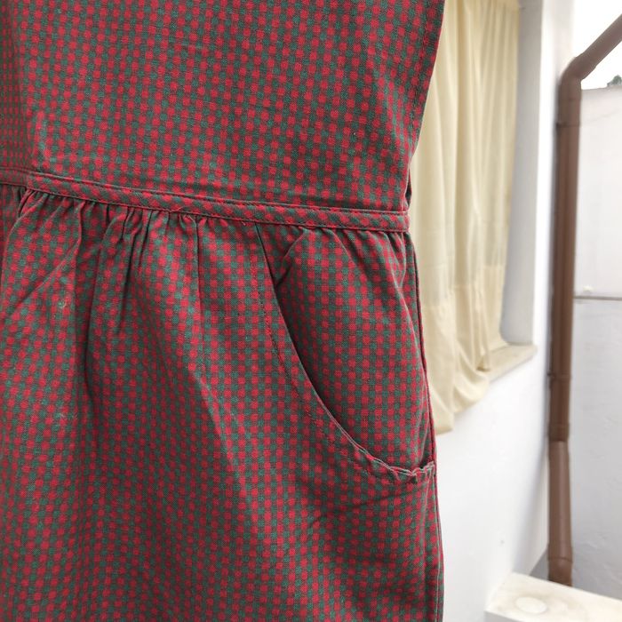 Estilo bata para uso em casa. Estado Novo ver etiqueta numa das fotos