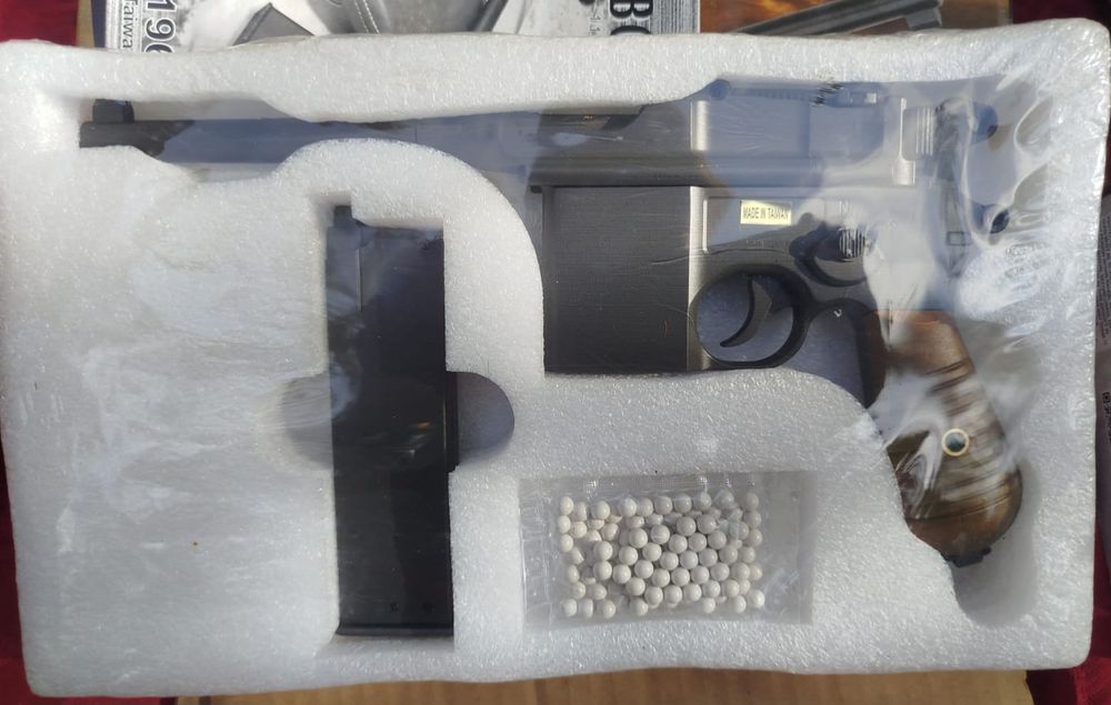 Pistolas airsoft. Liquidação do stock.