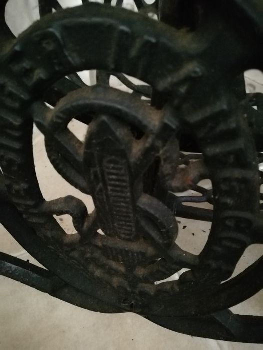 Relíquia Singer 1922 – Modelo 127K c/ Móvel e Pedal Original (104 Anos