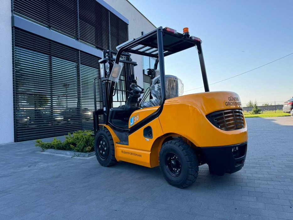 Seria JNowy wózek widłowy Gunter Grossmann silnik Hyundai 3T.