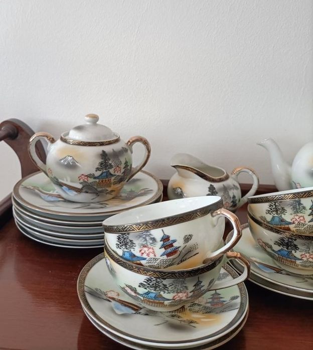 Serviço de chá (6 peças) completo Ritz china hand painted.