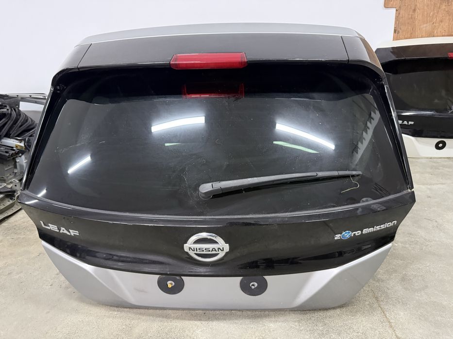 Ляда задня кришка багажніка , ніссан ліф , nissan leaf