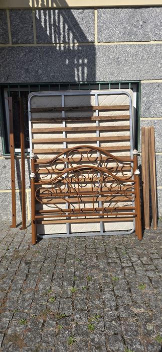 Cama de ferro em muito bom estado