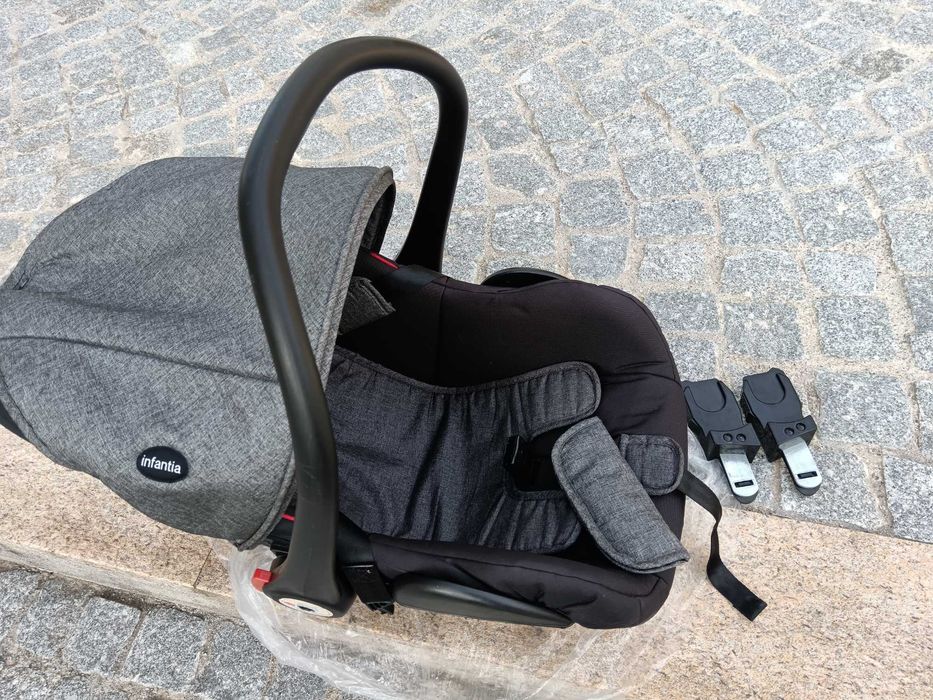 Carro de bebê e ovo