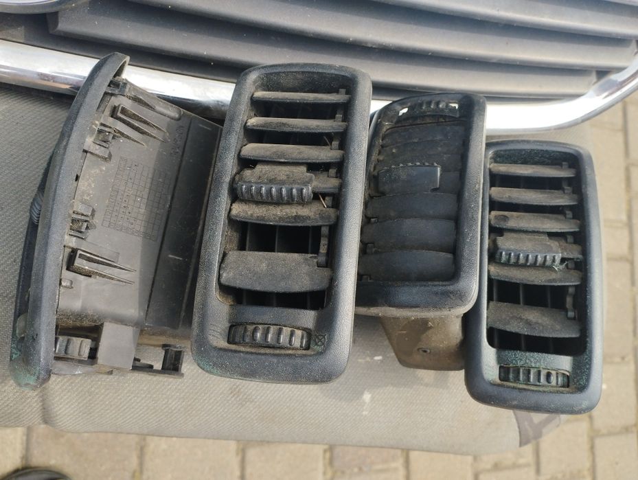 Дифлектори воздуховоди Опель віваро
