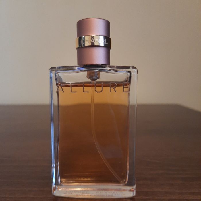 Парфумована вода Chanel Allure