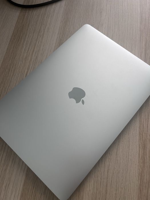 MacBook Pro 13” (2020) – Chip M1 | Excelente Estado