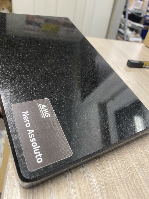 Parapet granitowy czarny Nero Assoluto AMG 207,5x15,5x3cm