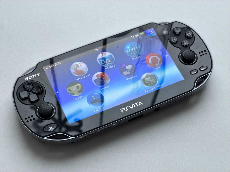 Продам Sony PS Vita з встановленими іграми
