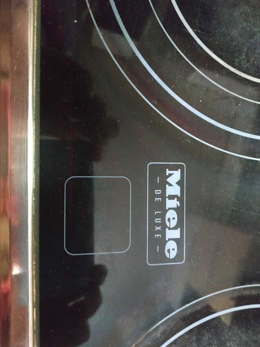 Варочная  стекло-керамическая поверность Miele. Германия