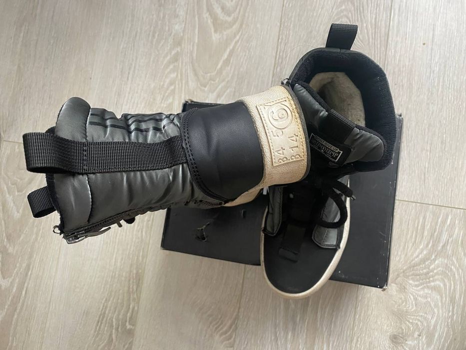 Ботаніки, черевики, чобітки