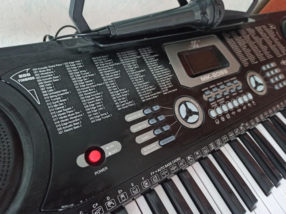 Синтезатор новий