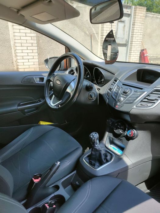 Продам автомобиль FORD FIESTA