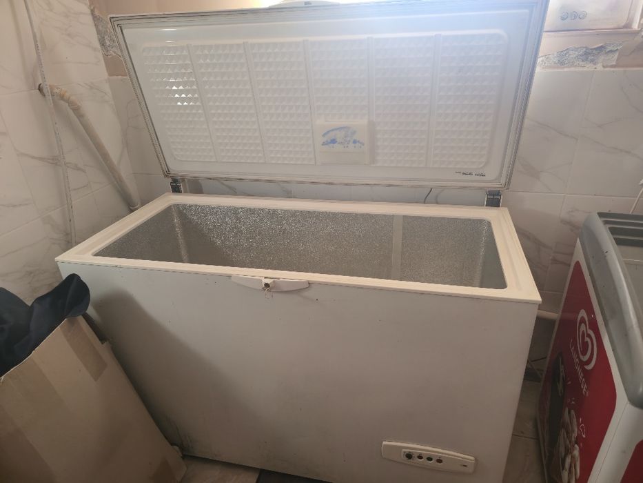 Морозильна камера whirlpool