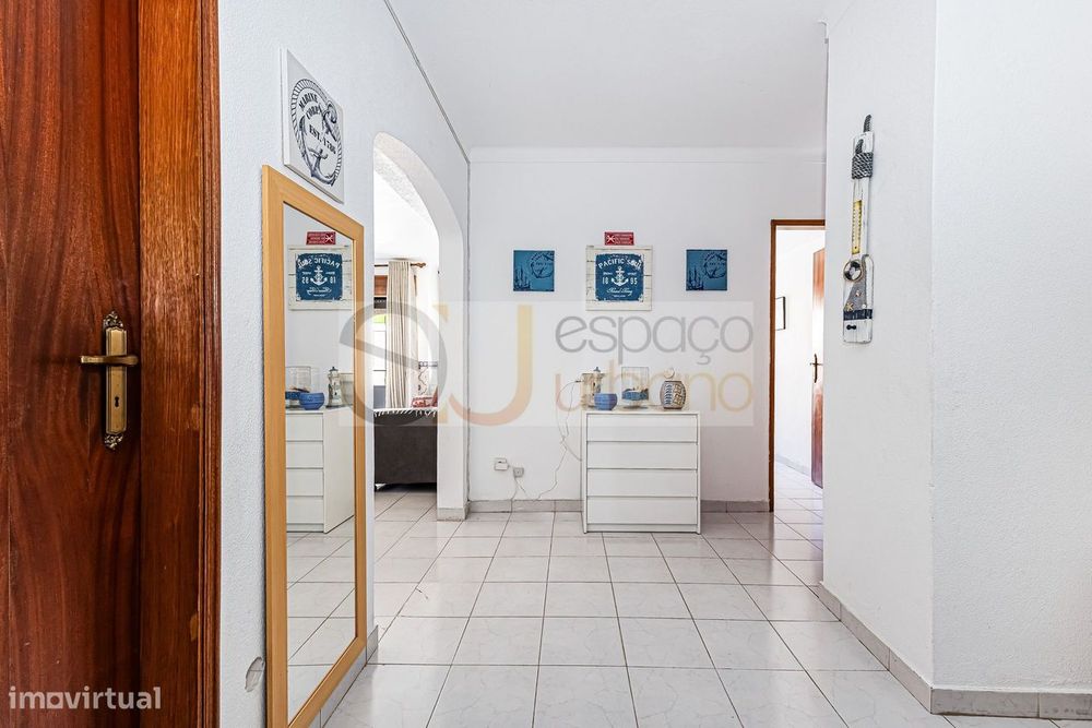 A. Pêra - Apart. 2 Quartos - Garagem - 150 Metros da Praia
