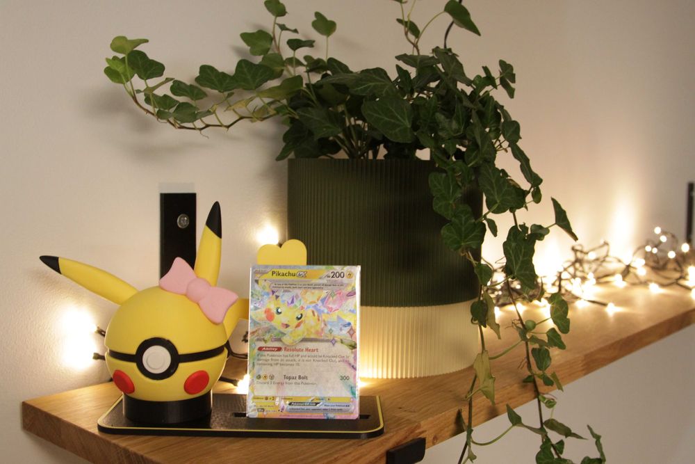 Female Pikachu Ball–Kolekcjonerska figurka Pokémon, idealna na prezent