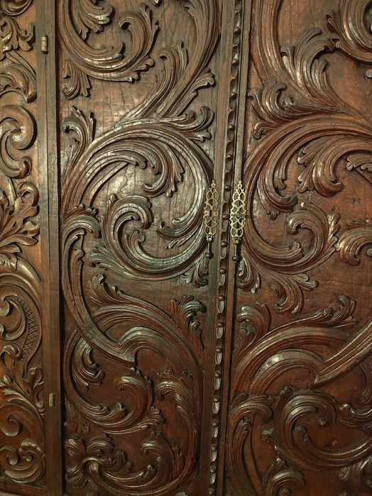 Guarda- fatos antigo restaurado