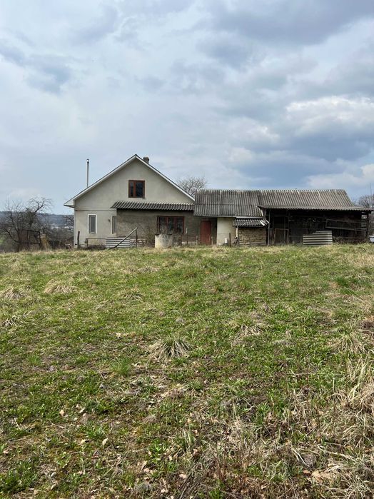 Продаж! Два будинки в жилому стані + гараж