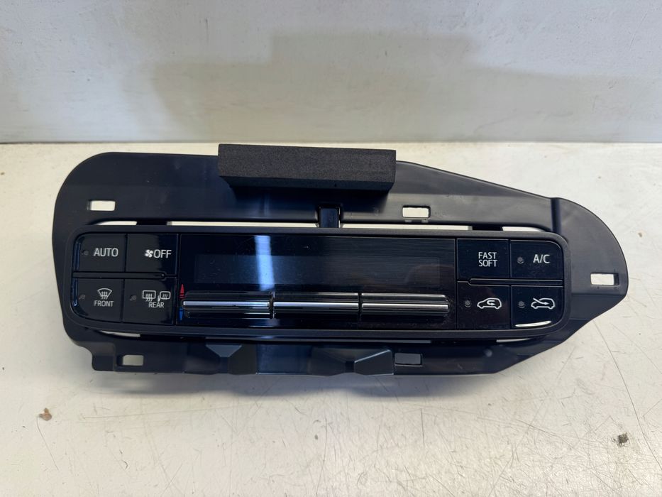 toyota auris ii hb panel klimatyzacji 55468-02030