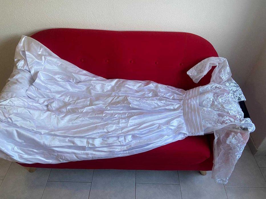 Vestido de Noiva Branco L/XL – Mangas Compridas Transparentes – Como Novo