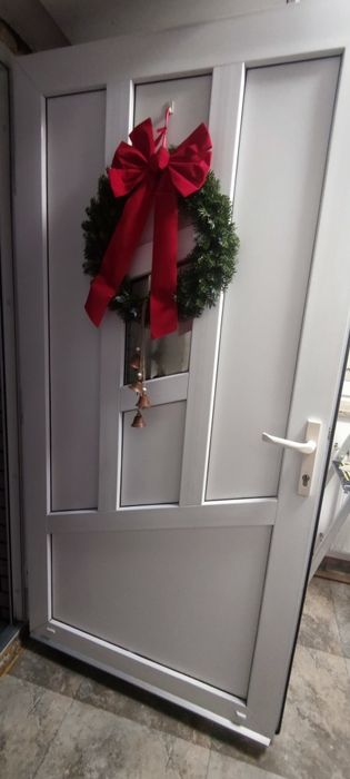 Drzwi zewnętrzne plastikowe