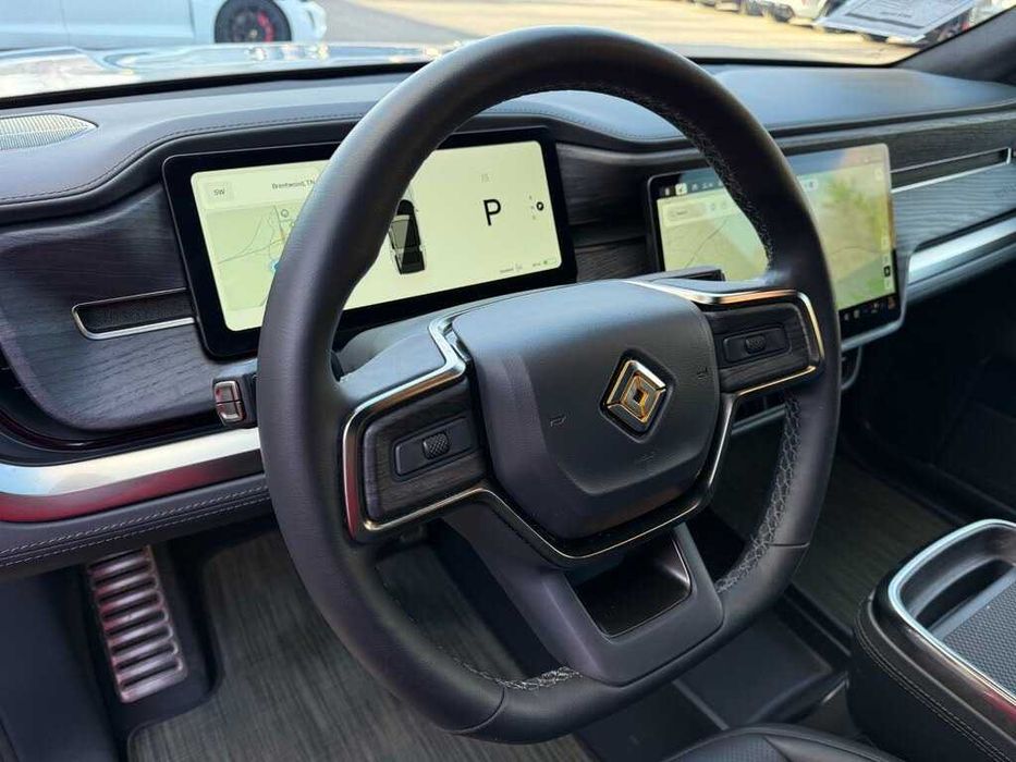 Rivian R1S EV 2023