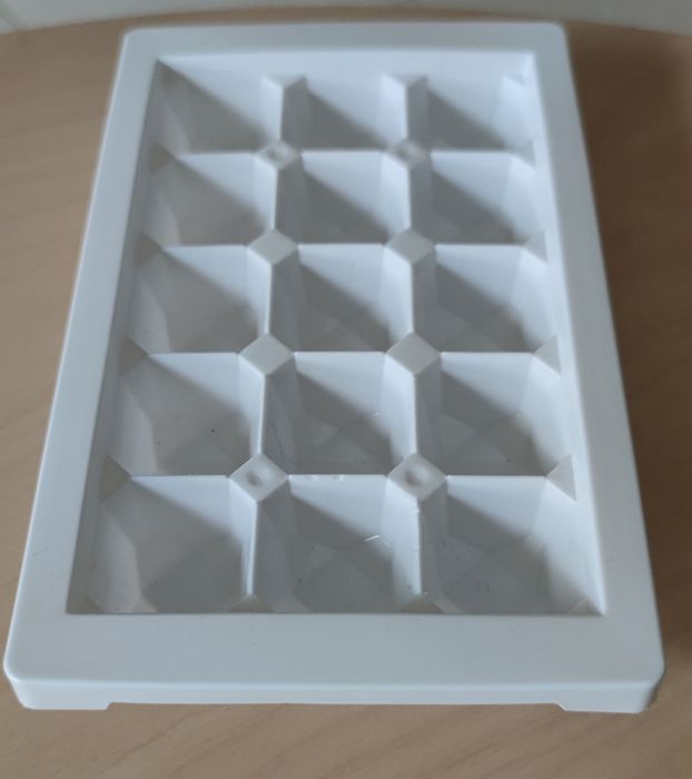 Forma de gelo de plástico branca