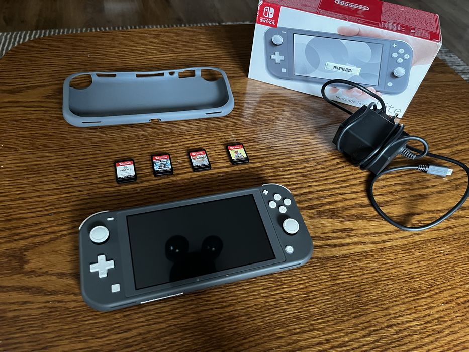 Sprzedam nintendo  switche lite