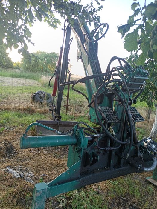 Cyklop  – żuraw hydrauliczny z 2 dodatkowymi łyżkami

Cena: