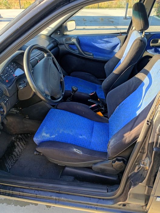 Opel 1.4 gasolina para desocupar espaço
