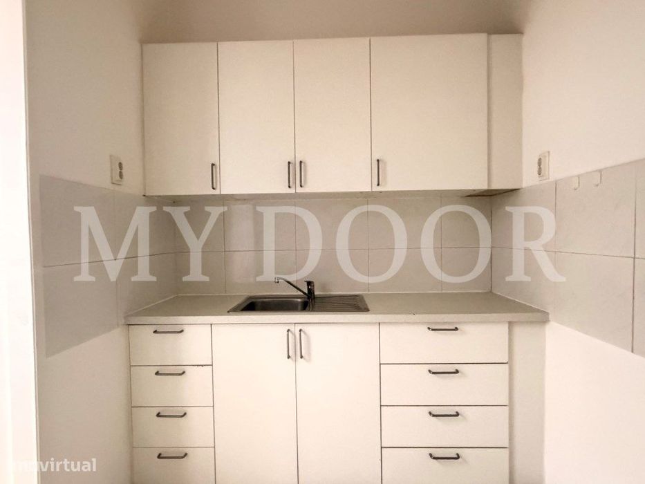 Apartamento T1 em Moscavide - Muita luz solar - Central