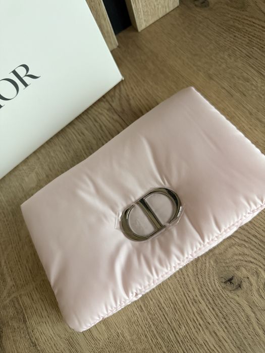 Косметичка-клатч від Діор