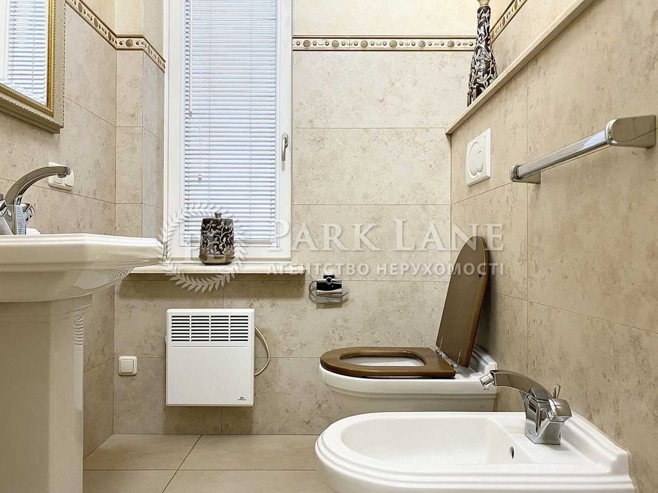 Оренда будинку Лісники. Будинок під горою. 1.3га землі.