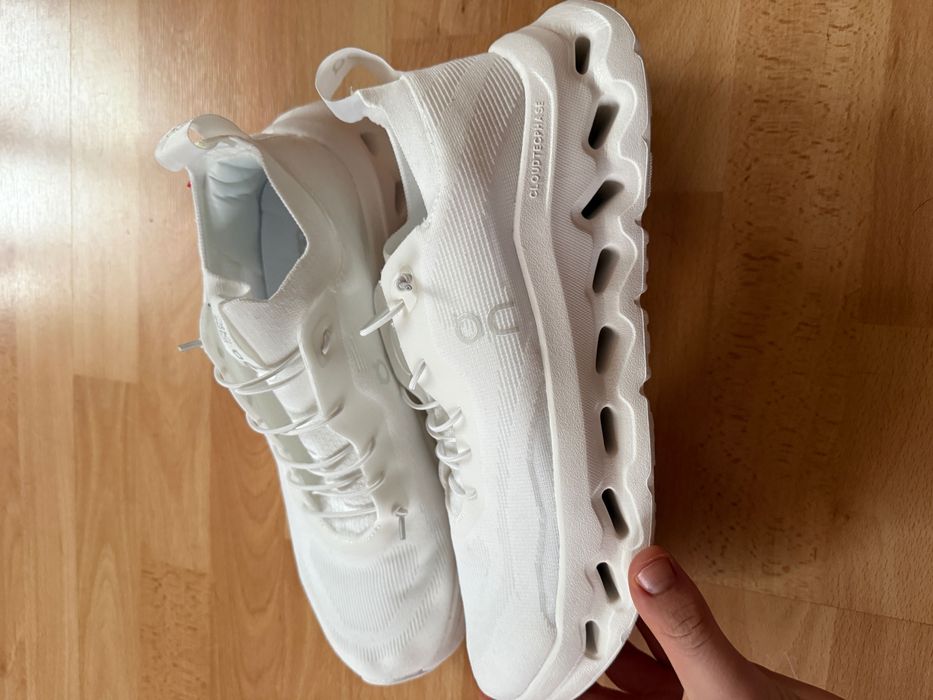 Buty On x L Cloudtilt White rozm. 44