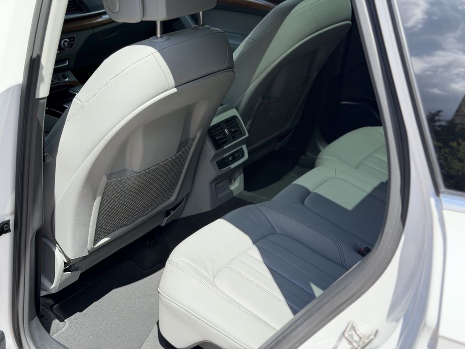 Продам AUDI Q5 Premium Plus