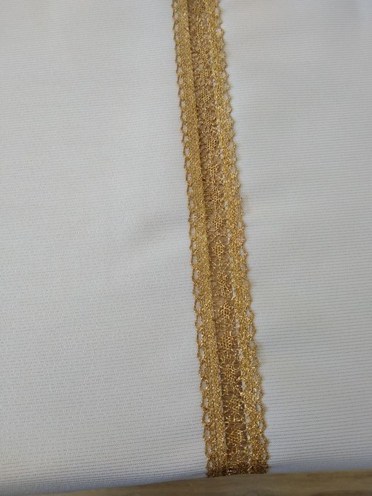 Biały bieżnik z złota taśmą 51,5x97,5