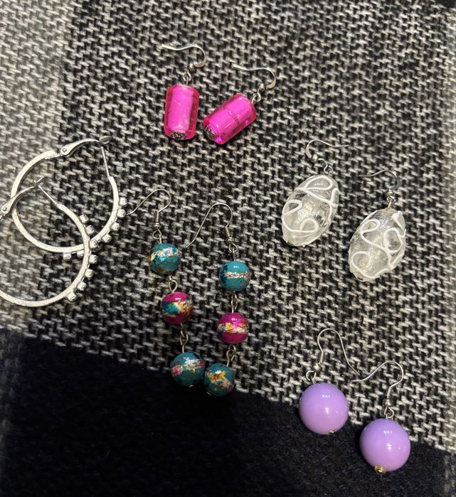 Лот сережок 120 грн