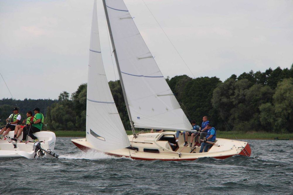 Jacht żaglowy H-boot z przyczepą portową