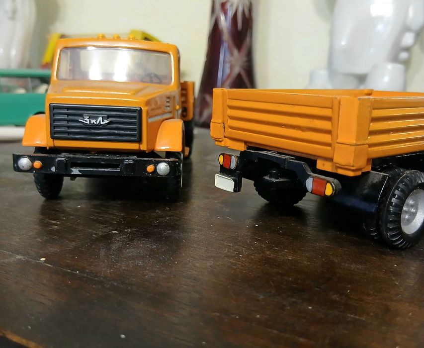 КАМАЗ .ЗИЛ .модель 1:43 производства ссср.