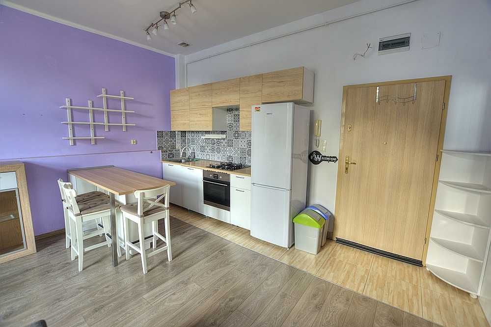 REZERWACJA - 3 pokoje, II piętro, bezczynszowe